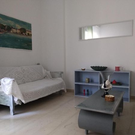 Experience An Easy Living Place Downtown In Atena Exterior foto