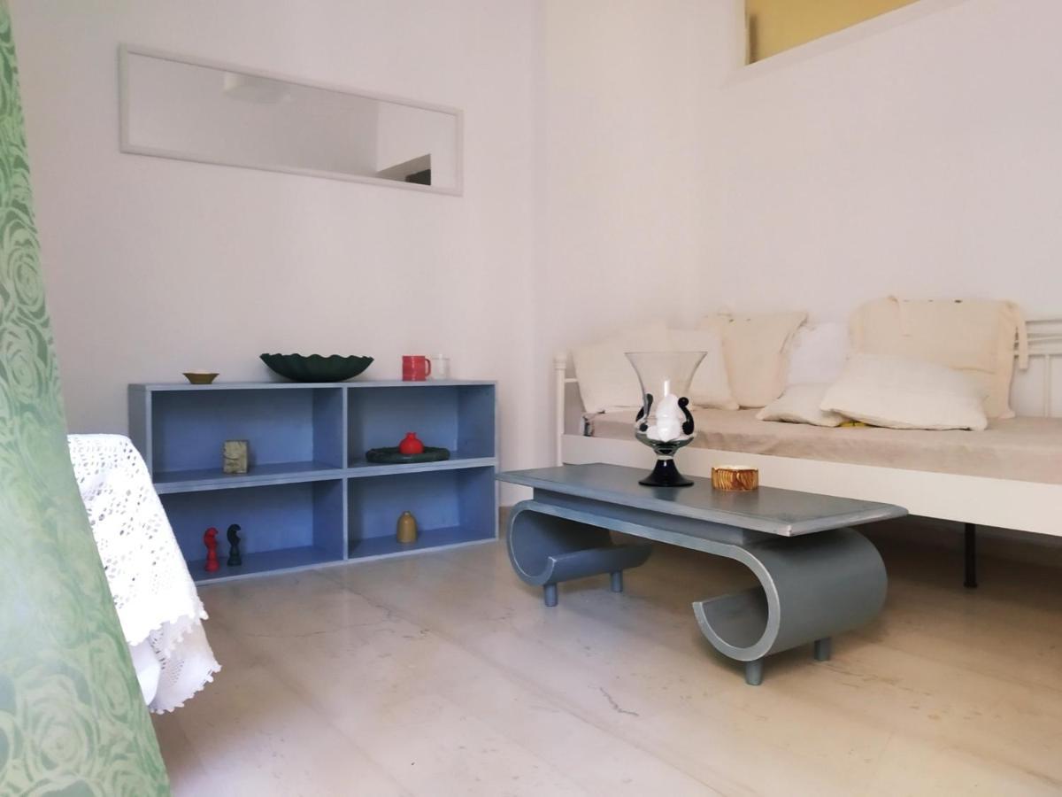 Experience An Easy Living Place Downtown In Atena Exterior foto