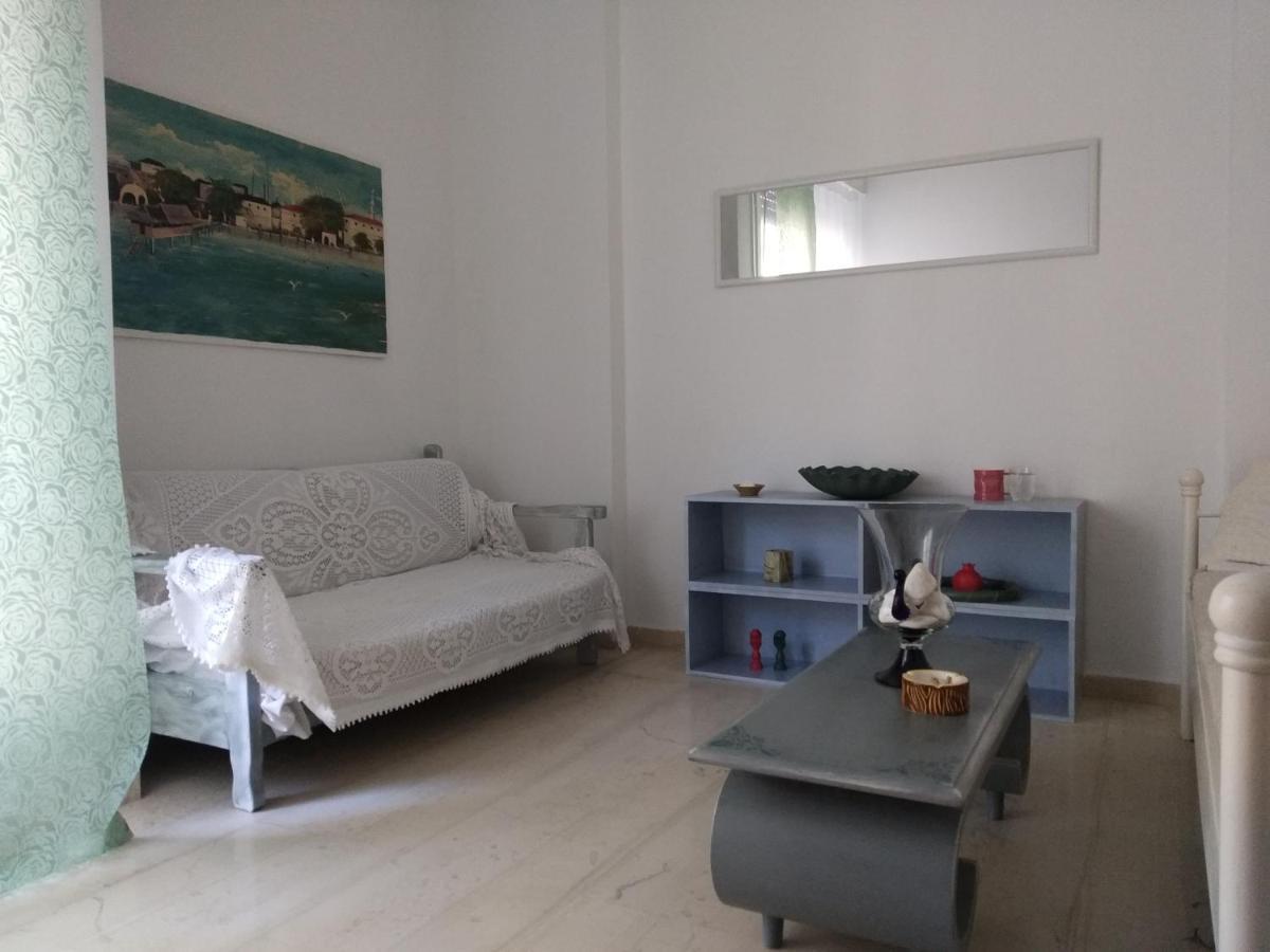 Experience An Easy Living Place Downtown In Atena Exterior foto